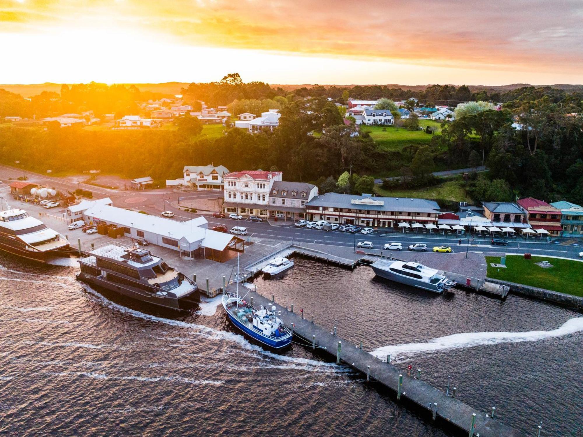 Strahan Village Zewnętrze zdjęcie
